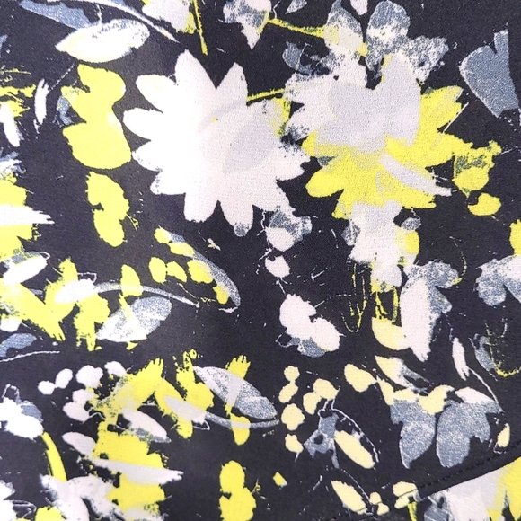 Decree, size Large, Black polyester floral yellow tank top blouse - Picture 8 of 8